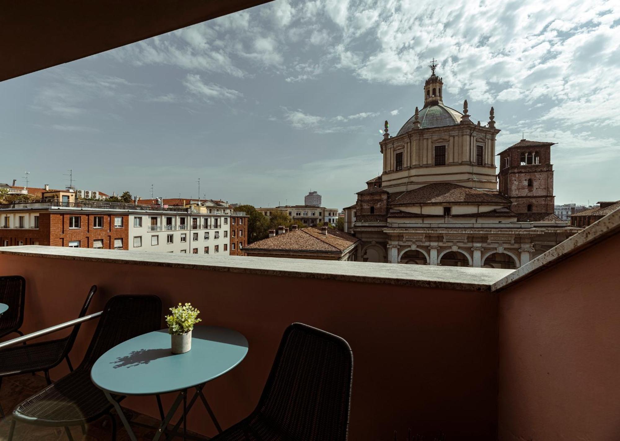 Easylife - Suite In Colonne San Lorenzo Milano Bagian luar foto