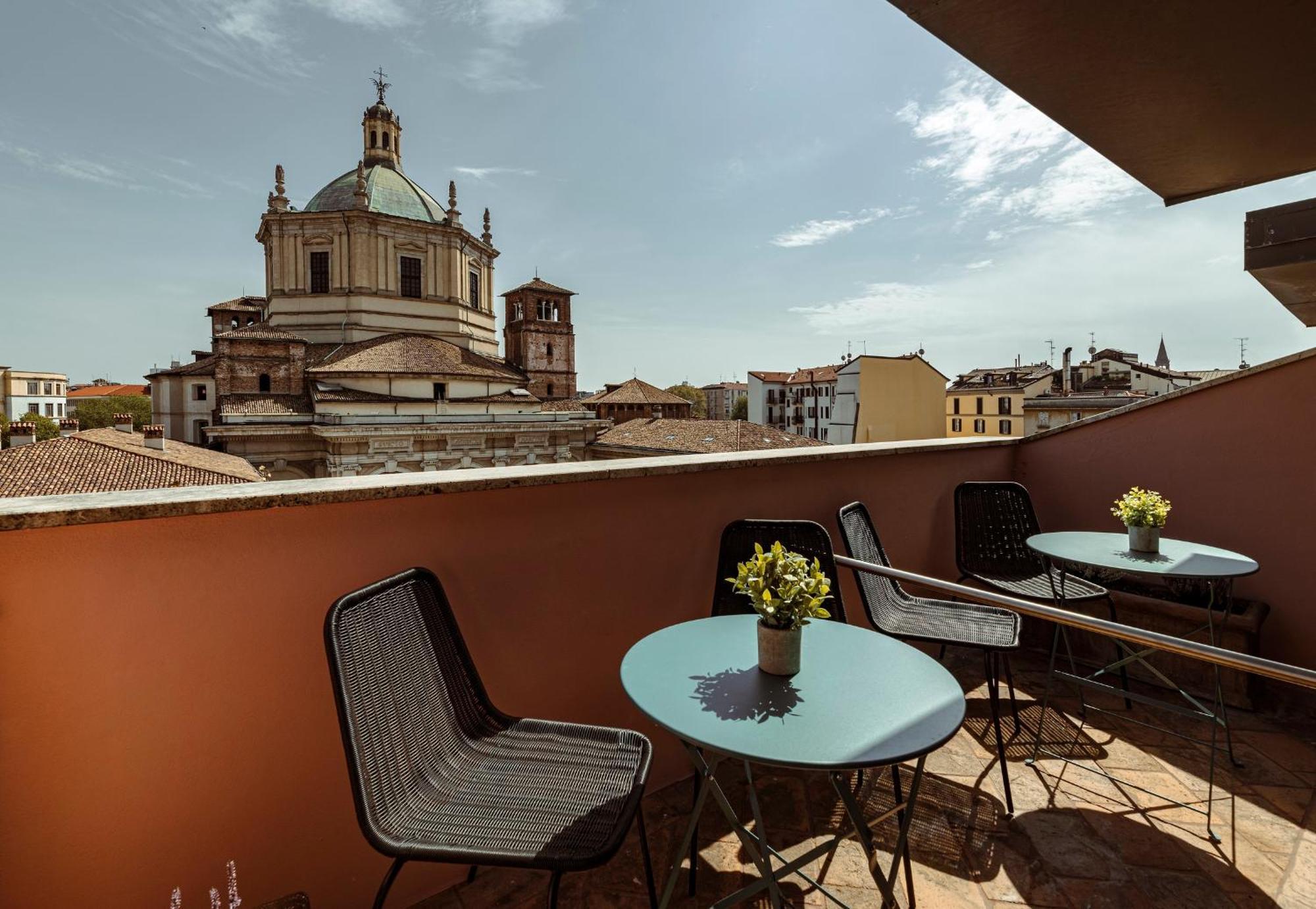 Easylife - Suite In Colonne San Lorenzo Milano Bagian luar foto