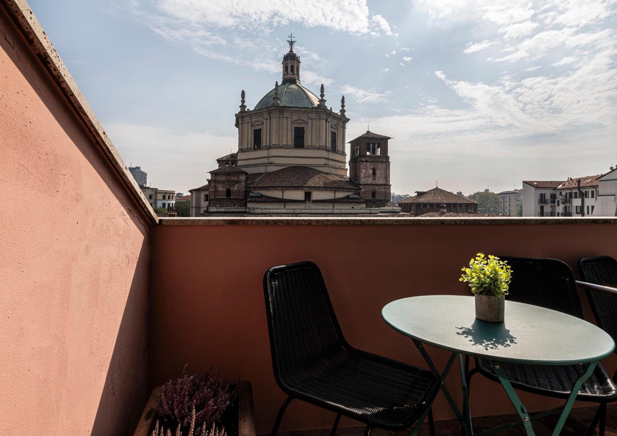 Easylife - Suite In Colonne San Lorenzo Milano Bagian luar foto