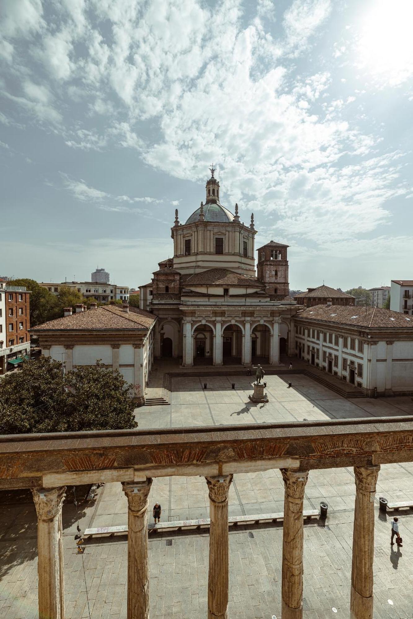 Easylife - Suite In Colonne San Lorenzo Milano Bagian luar foto