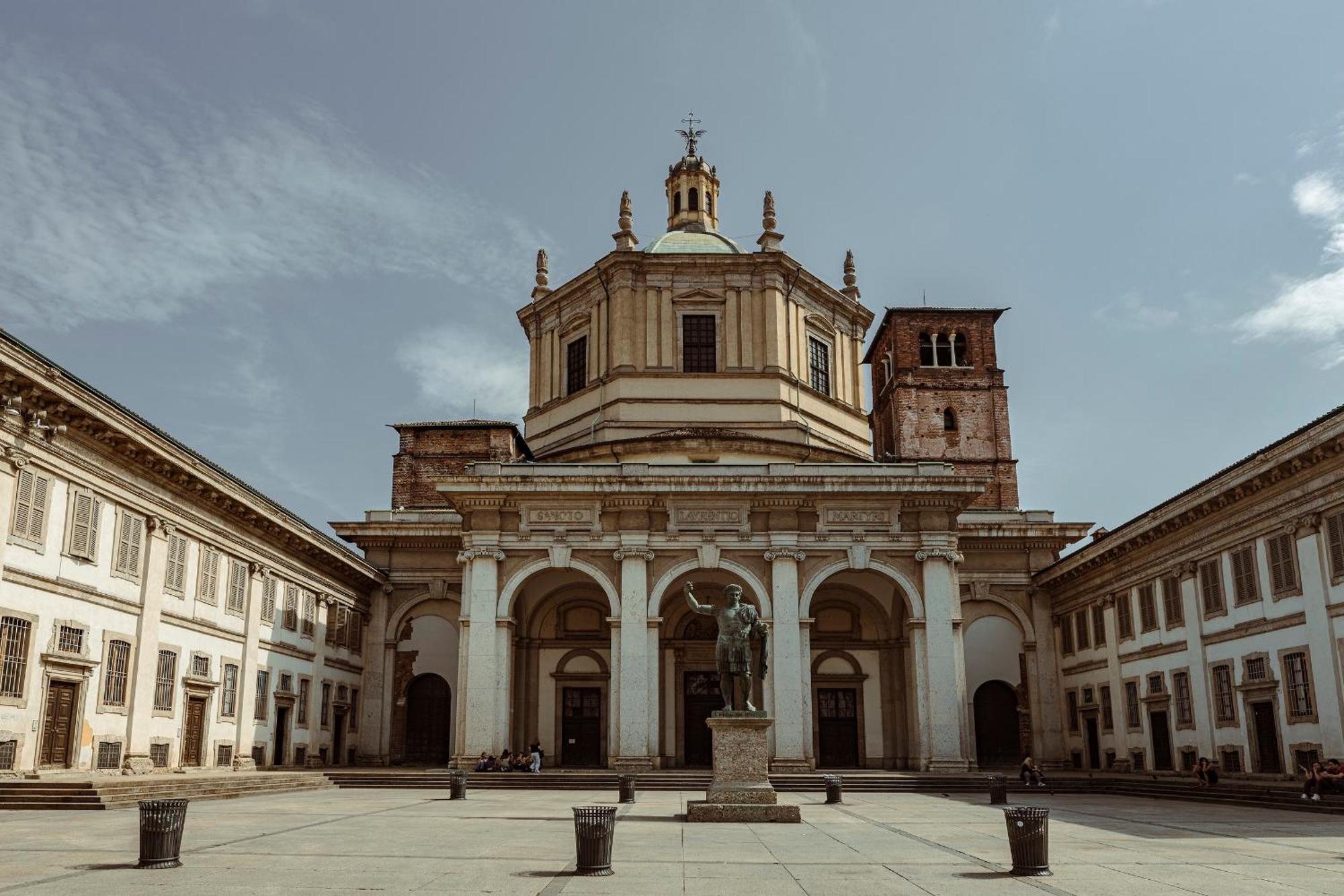 Easylife - Suite In Colonne San Lorenzo Milano Bagian luar foto