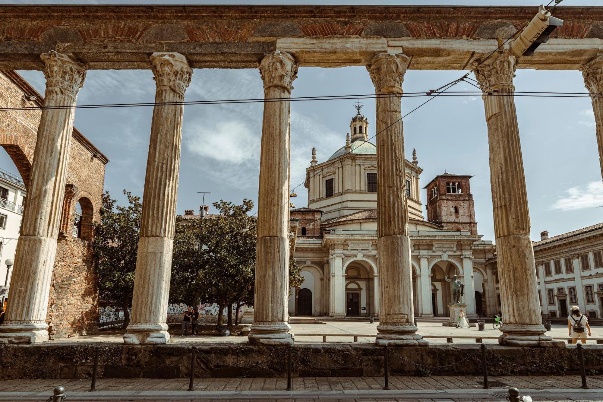 Easylife - Suite In Colonne San Lorenzo Milano Bagian luar foto